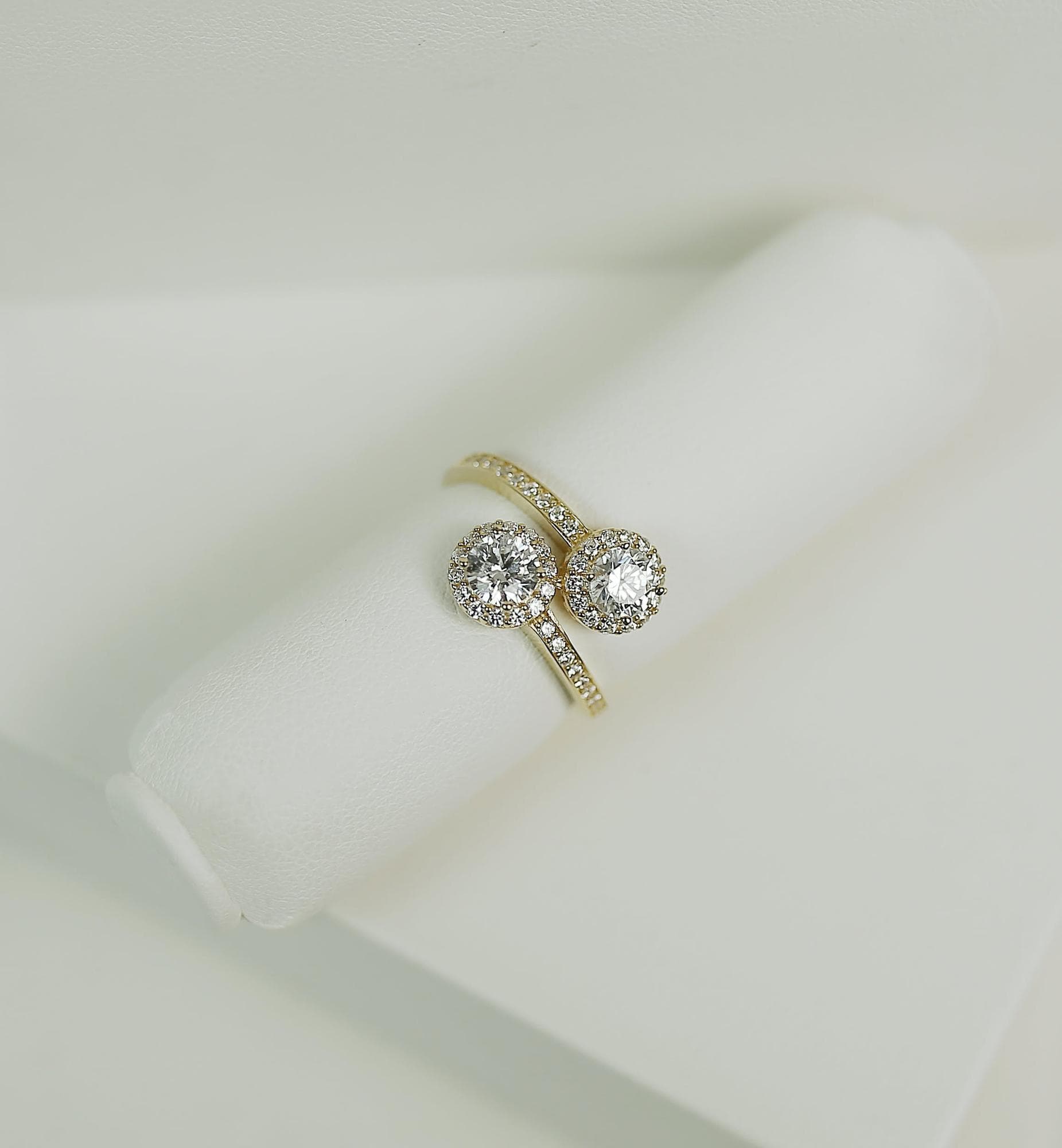 How to Choose the Perfect Engagement Ring in 5 Simple Steps